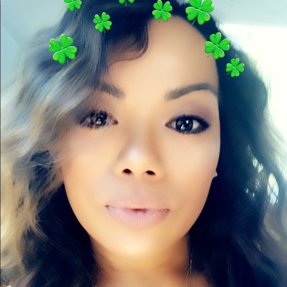 Meet your Posher, Anita - Picture 2 of 7